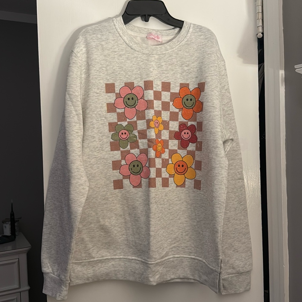 NWOT PINK LILY SWEATSHIRT